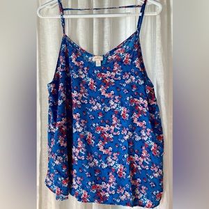 Adorable tank size XL